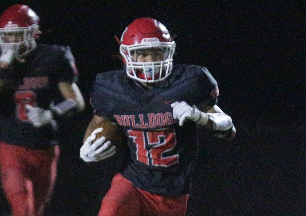 HD-CAL vs Southeast Valley football - Valenzuela